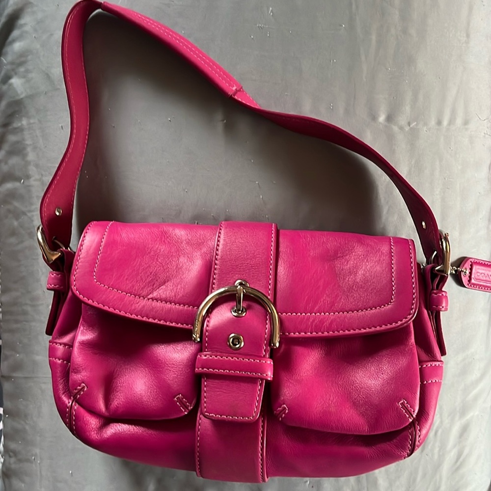 Used coach bag in excellent condition this is not a new bag it is 20 yrs old